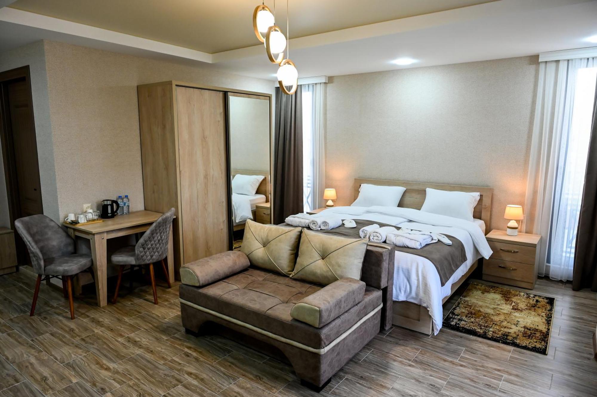 Hotel K124 Koetaisi Buitenkant foto