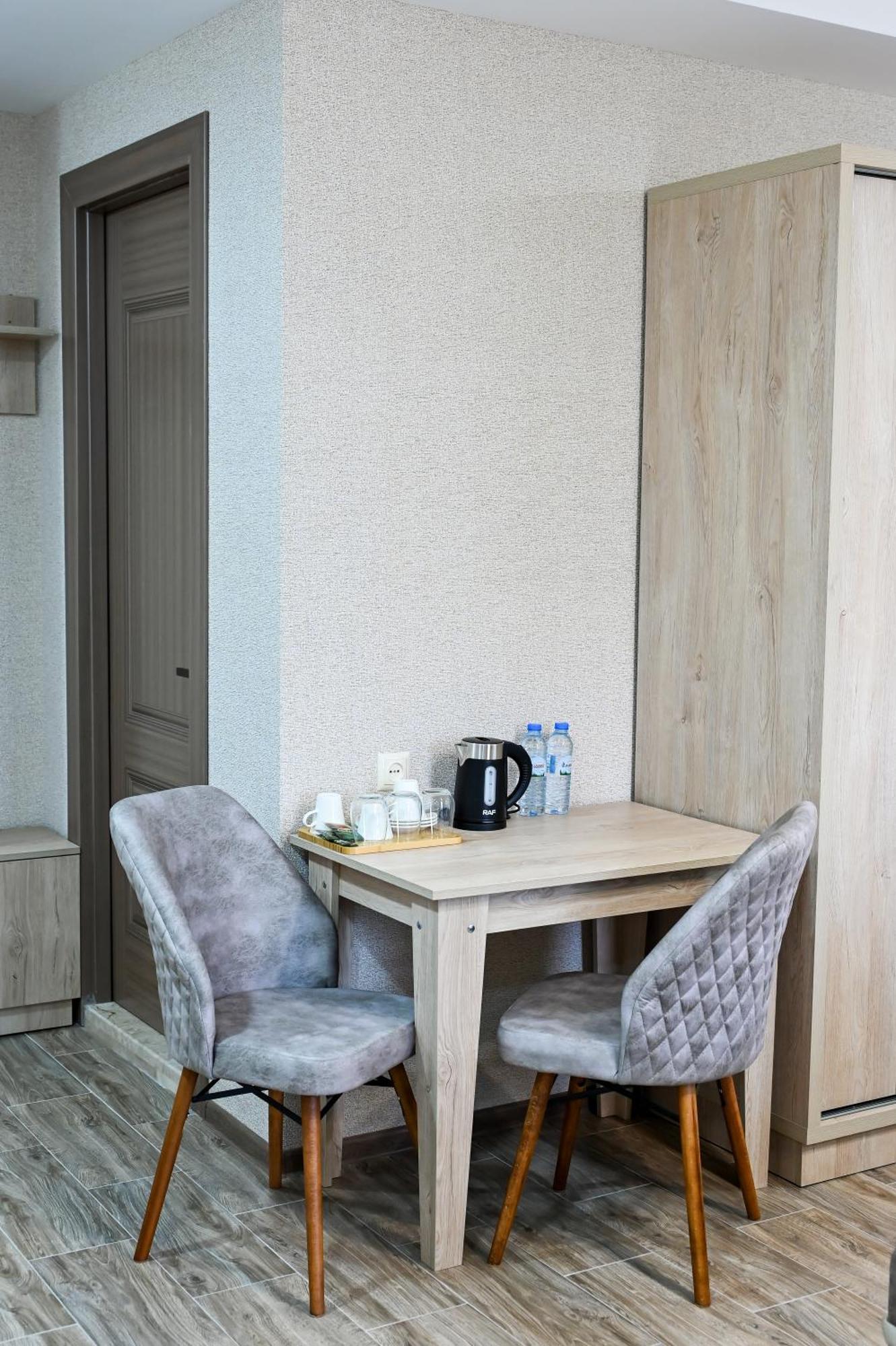 Hotel K124 Koetaisi Buitenkant foto