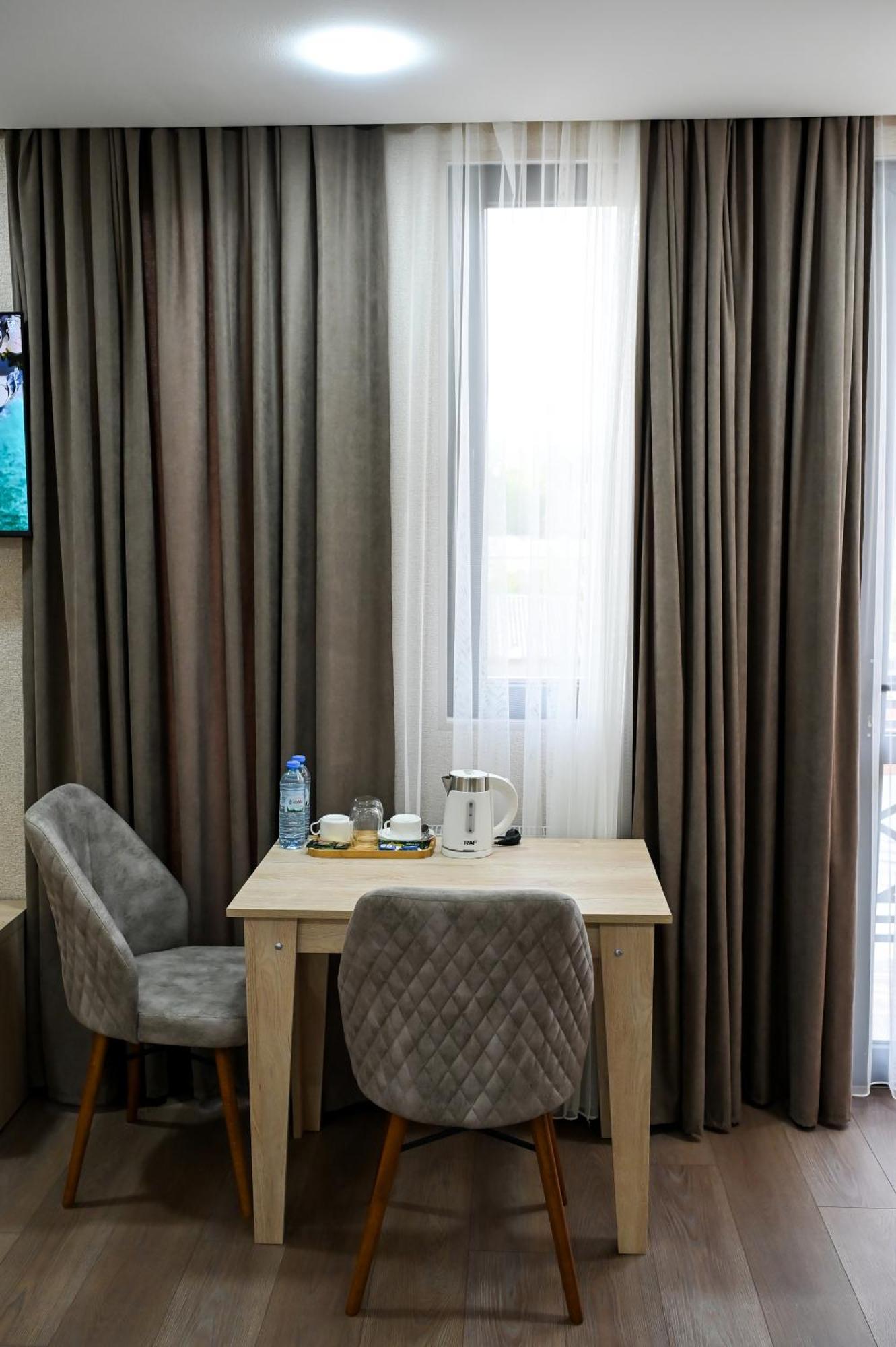 Hotel K124 Koetaisi Buitenkant foto
