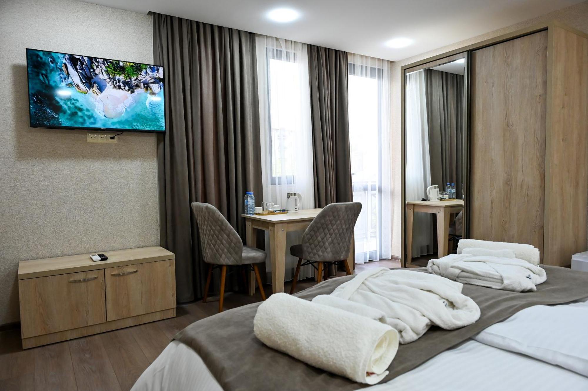 Hotel K124 Koetaisi Buitenkant foto