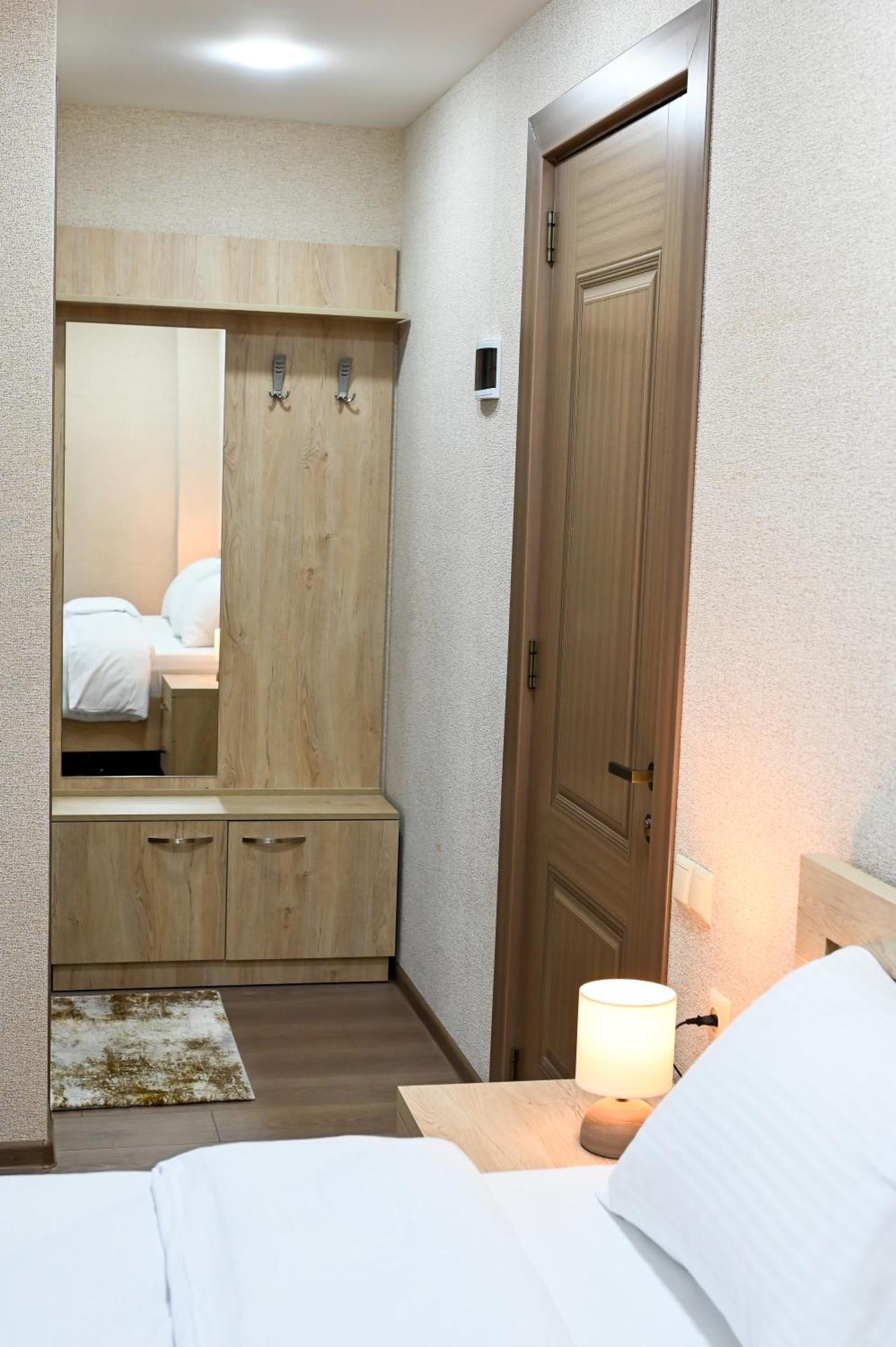 Hotel K124 Koetaisi Buitenkant foto