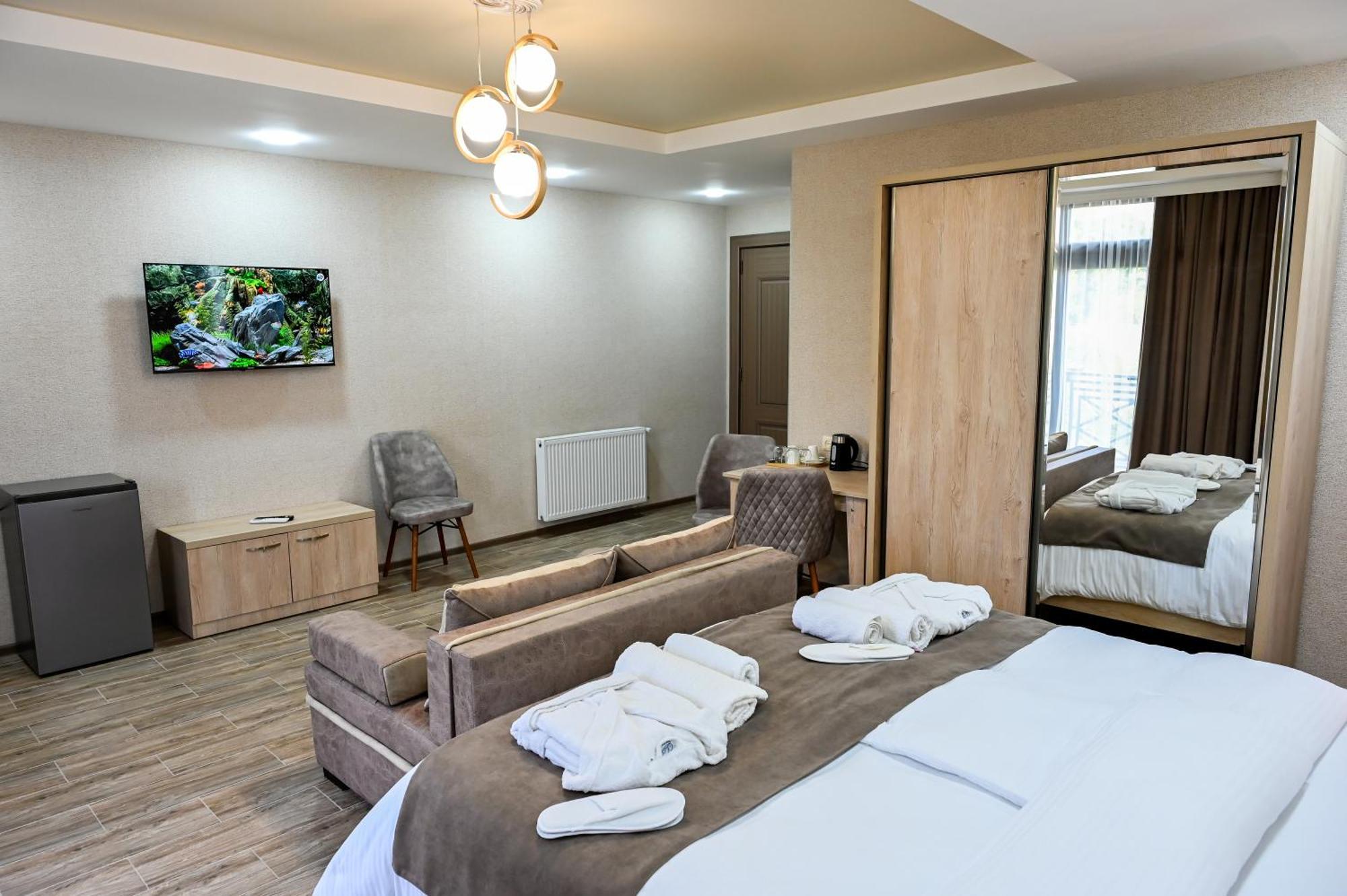 Hotel K124 Koetaisi Buitenkant foto